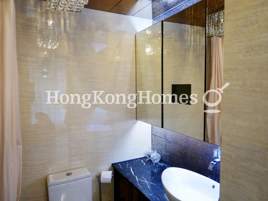Guest Bathroom — Hillsborough Court - Block 02, Mid-levels Central
