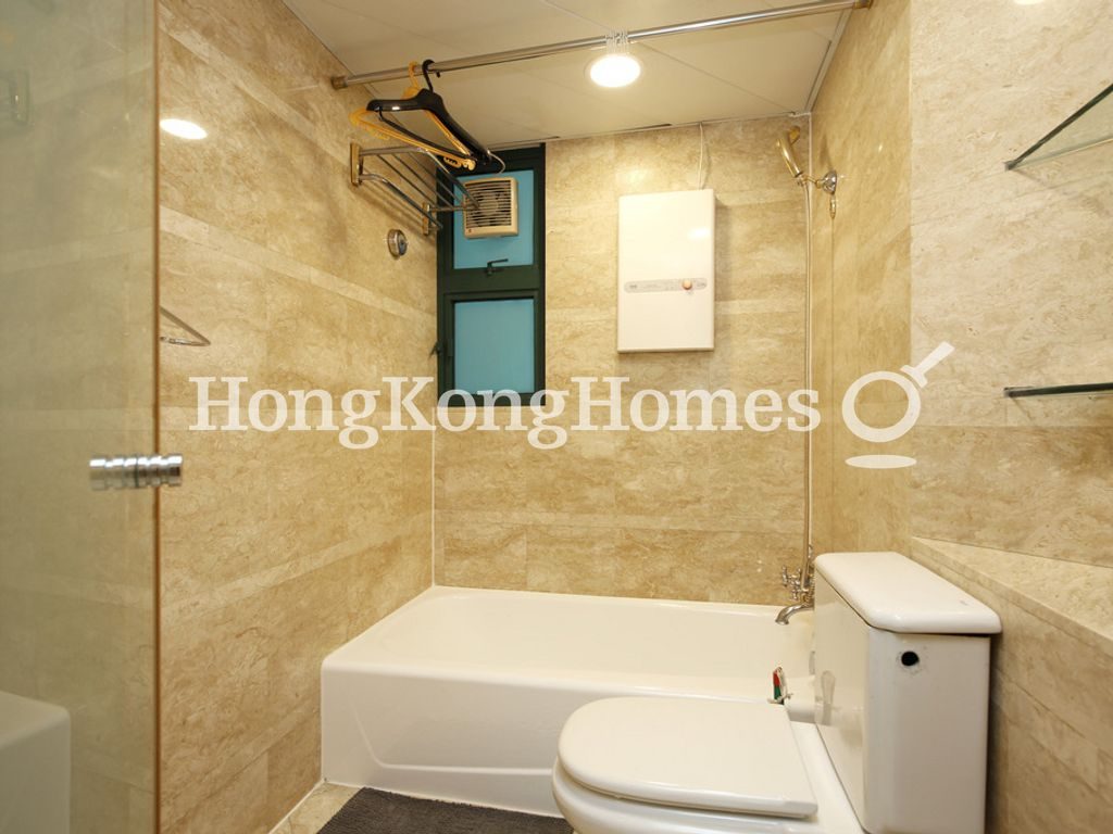 Guest Bathroom — Manhattan Heights, Western / Kennedy Town