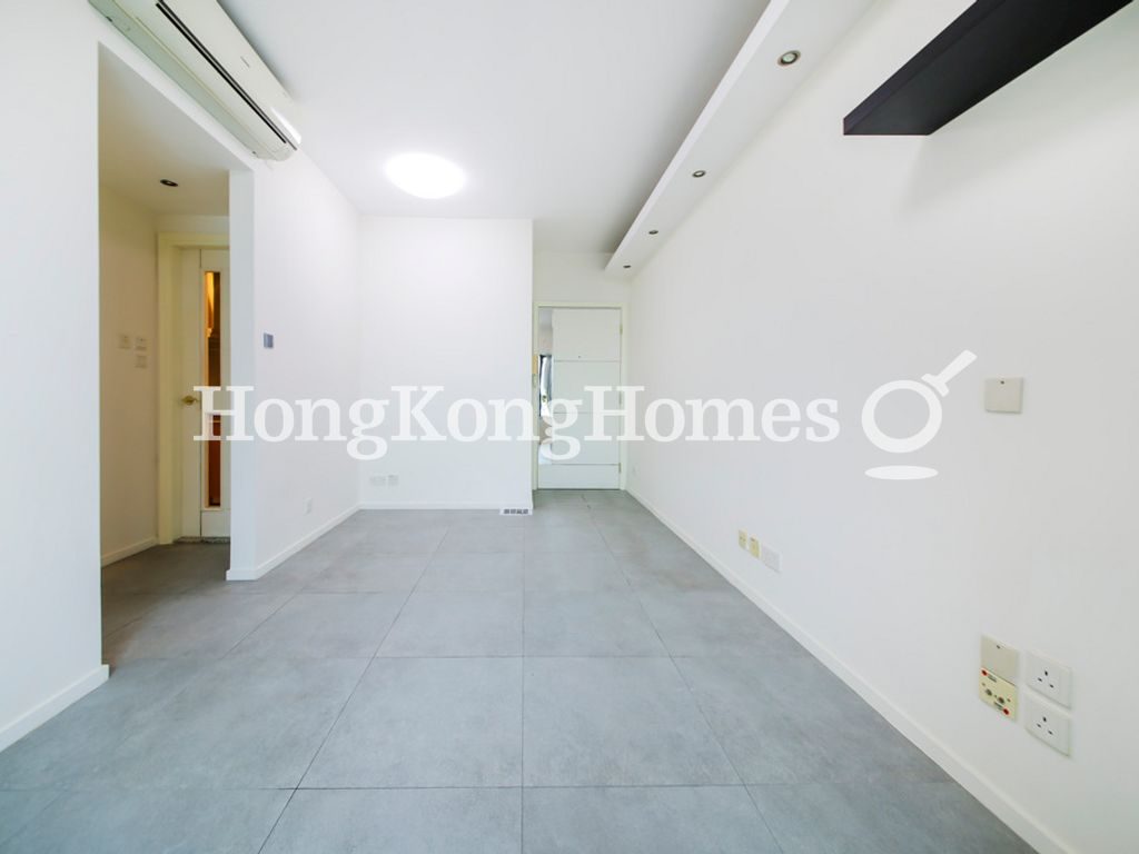 Living and Dining Room — The Arch - Block 1A (Sun Tower), Tsim Sha Tsui