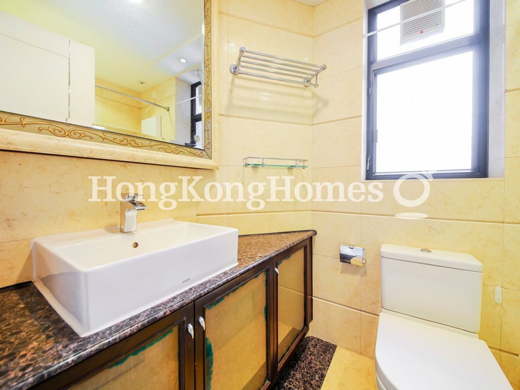 Bathroom — The Arch - Block 1A (Sun Tower), Tsim Sha Tsui
