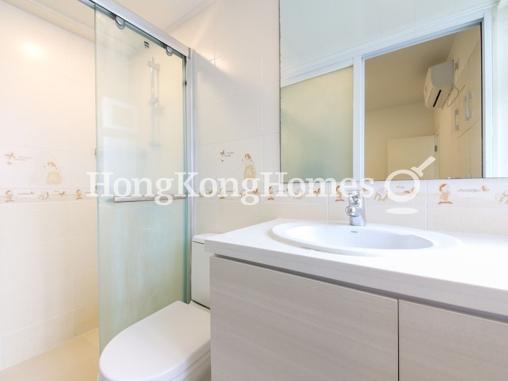 Master Bathroom — Pearl City Mansion, Causeway Bay