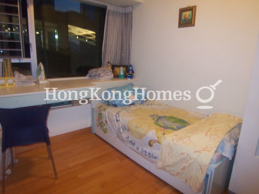 Second Ensuite Bedroom — The Waterfront - Block 07, Tsim Sha Tsui