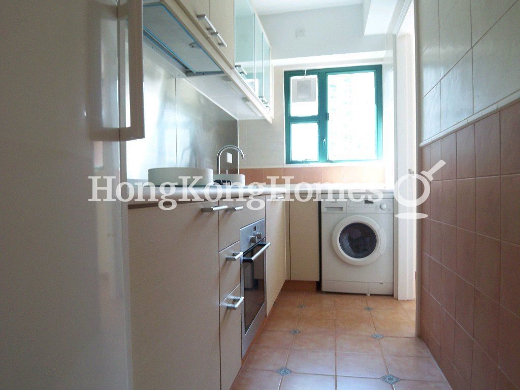 Guest Bathroom — Phase13 - Chianti - Block 05 - The Lustre, Discovery Bay