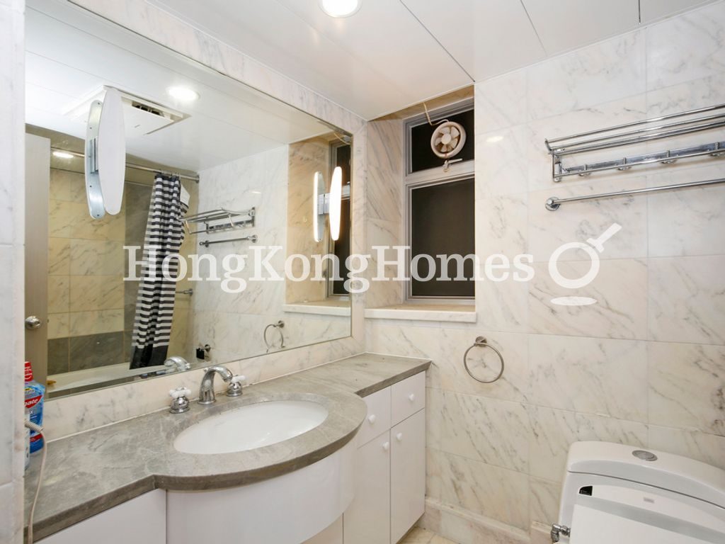 Master Bathroom — The Waterfront - Block 07, Tsim Sha Tsui