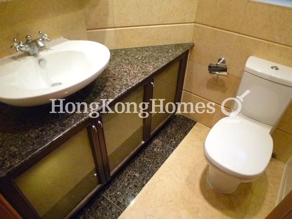 Guest Bathroom — The Arch - Block 1A (Sun Tower), Tsim Sha Tsui
