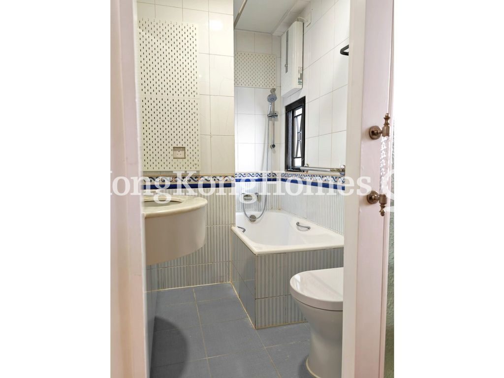 Master Bathroom — Carlton Court, Kowloon Tong