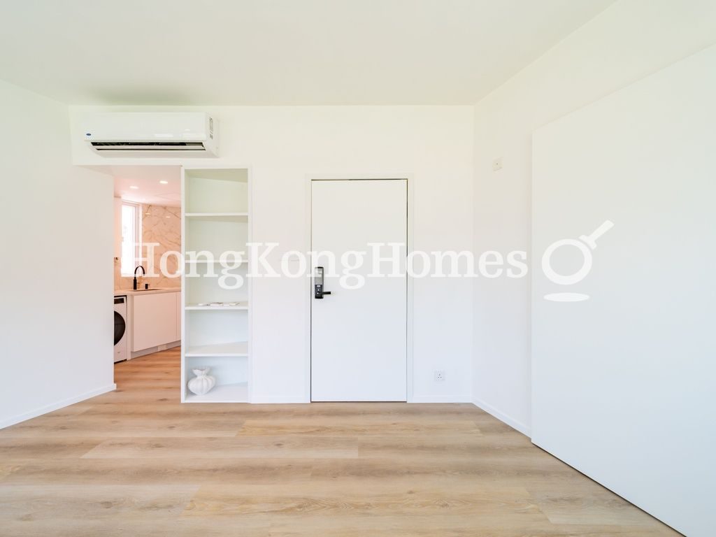 Living and Dining Room — Race Tower, Happy Valley