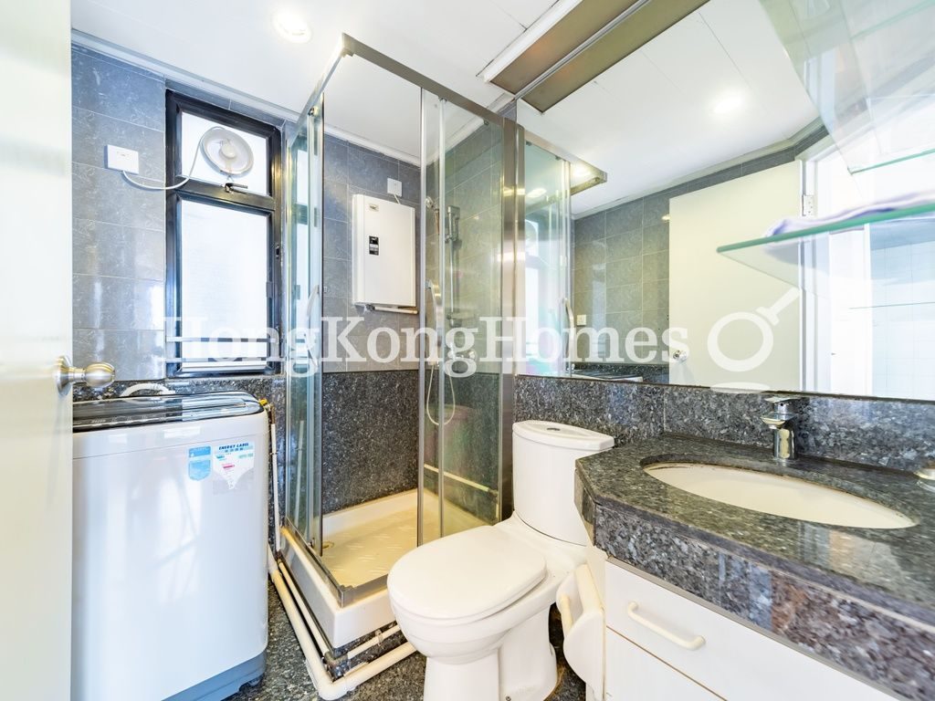 Guest Bathroom — Vantage Park - Block 01, Mid-levels West
