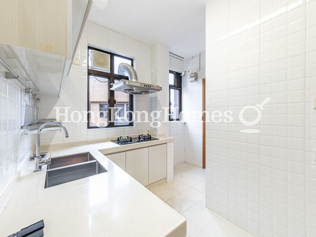 Kitchen — Yar Chee Villas - Block L6, Pokfulam