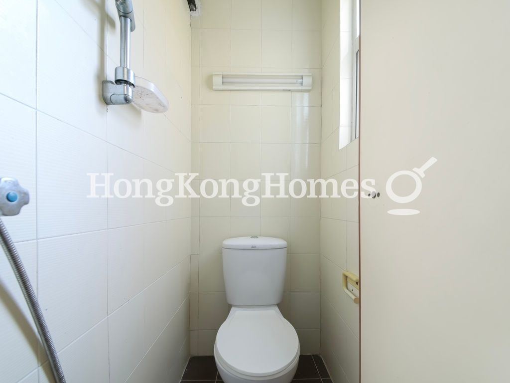 Maid's Washroom — Baguio Villa - Block 26, Pokfulam