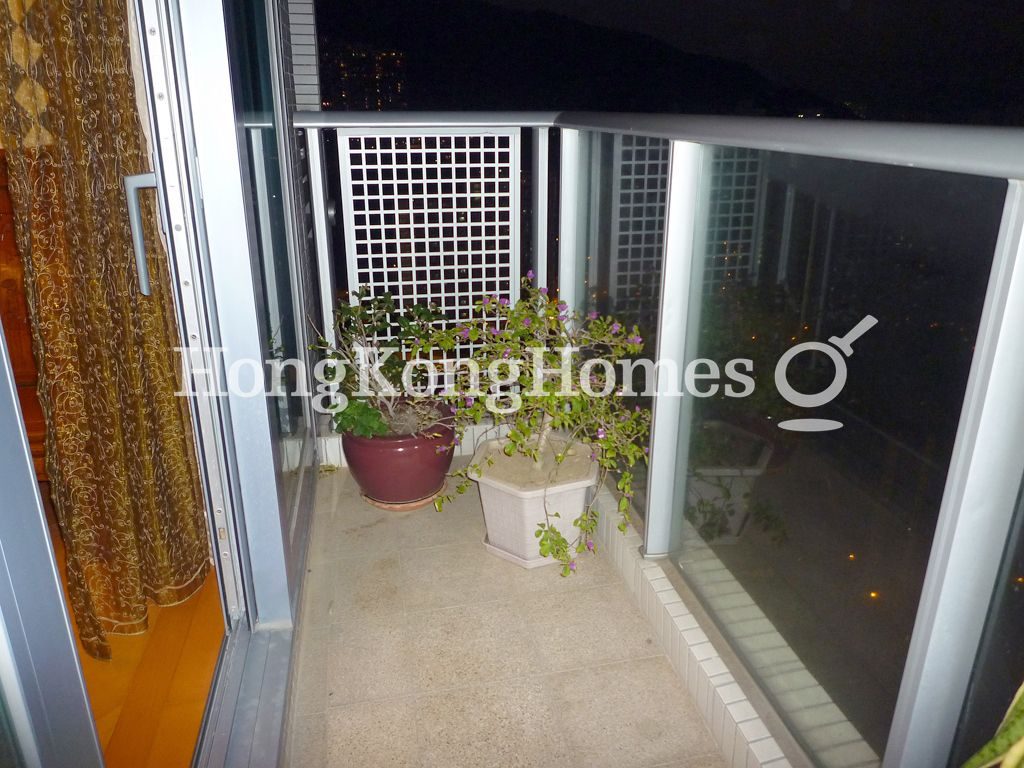 Balcony — Residence Bel-air - Phase 04, Peak Tower 07, Pokfulam