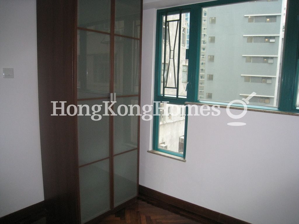 Wardrobe in Master Bedroom — The Grandeur, Causeway Bay
