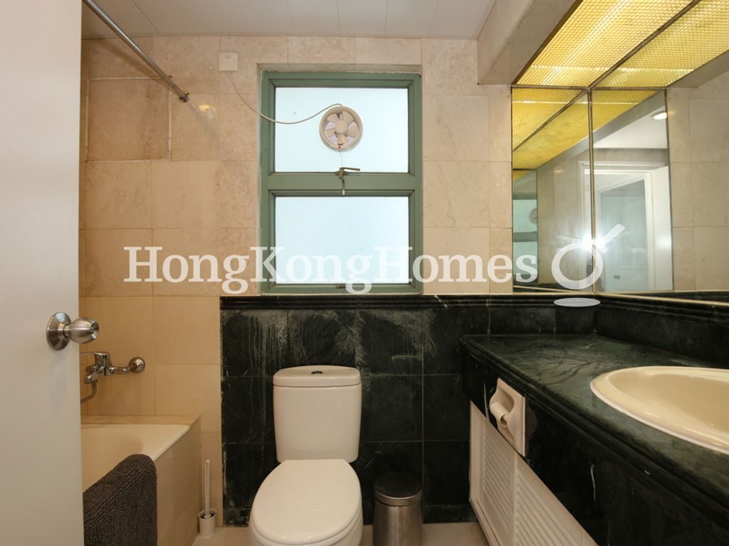 Master Bathroom — Goldwin Heights, Mid-levels West