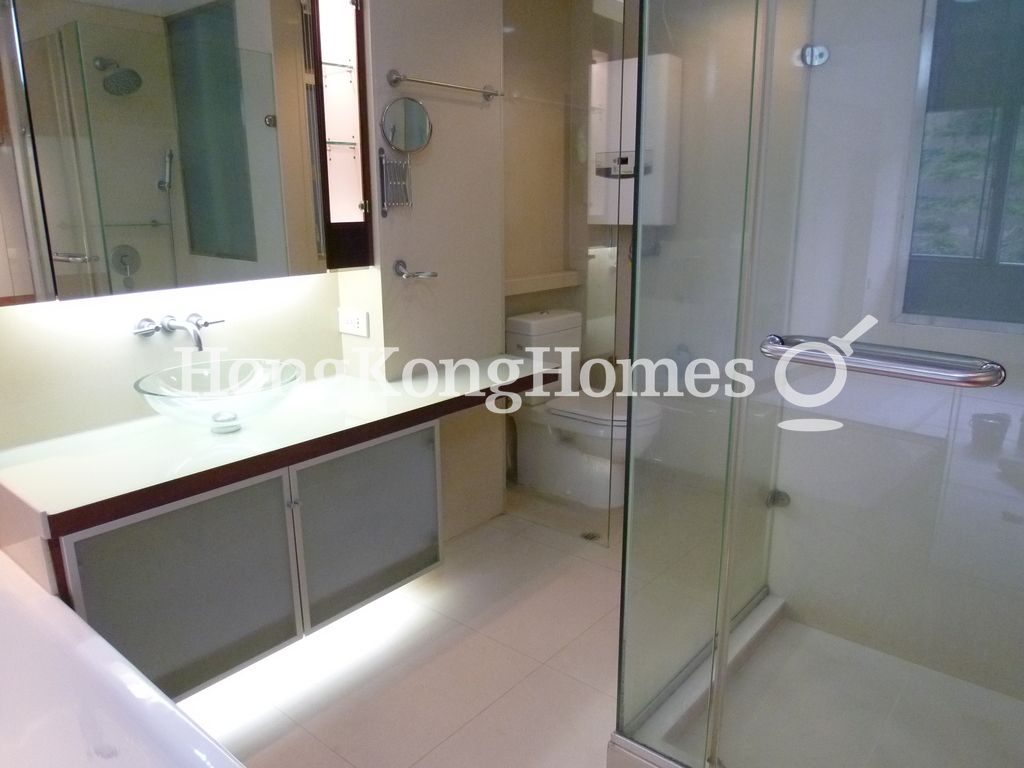 Master Bathroom — Grandview Tower - Block A, Mid-levels East