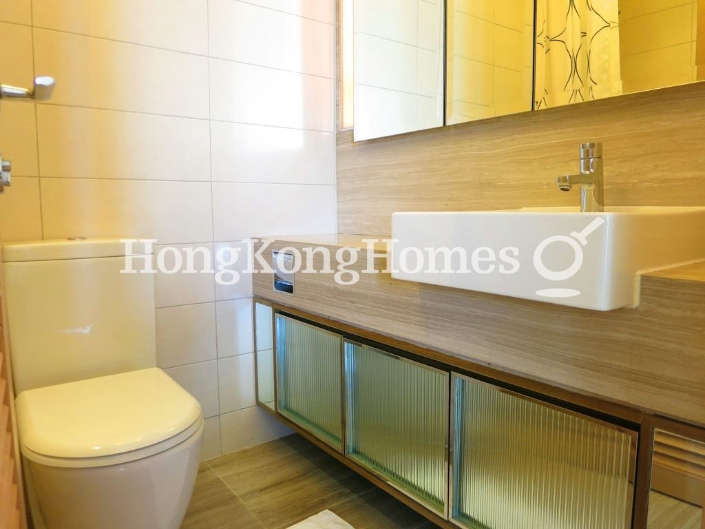 Guest Bathroom — Island Crest - Tower 2, Sai Ying Pun