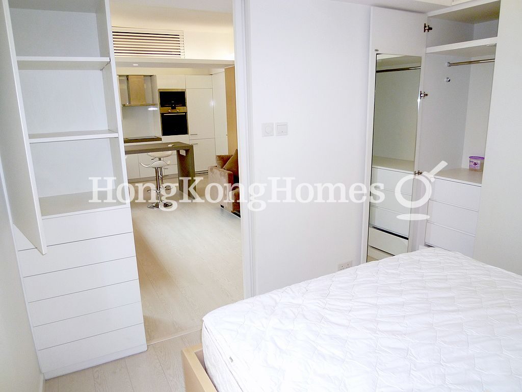 Built-in Wardrobe in Master Bedroom — Ka Fu Building, Mid-levels West