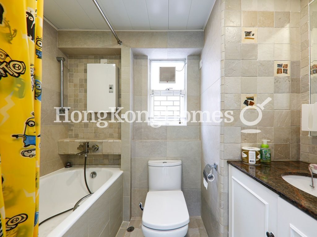 First Guest Bathroom — Pacific Palisades - Block 06, North Point Hill
