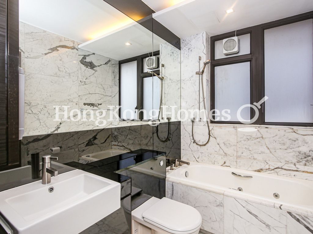 Master Bathroom — Park Rise, Mid-levels Central