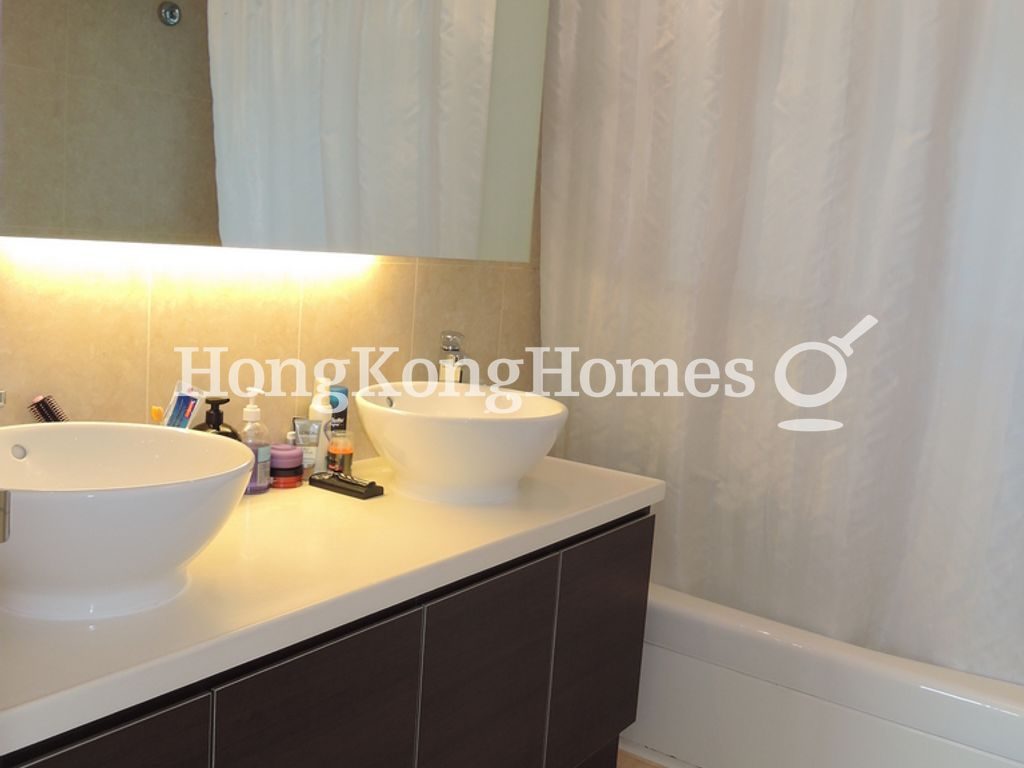 Master Bathroom — Siena 2 - Block 02, Discovery Bay