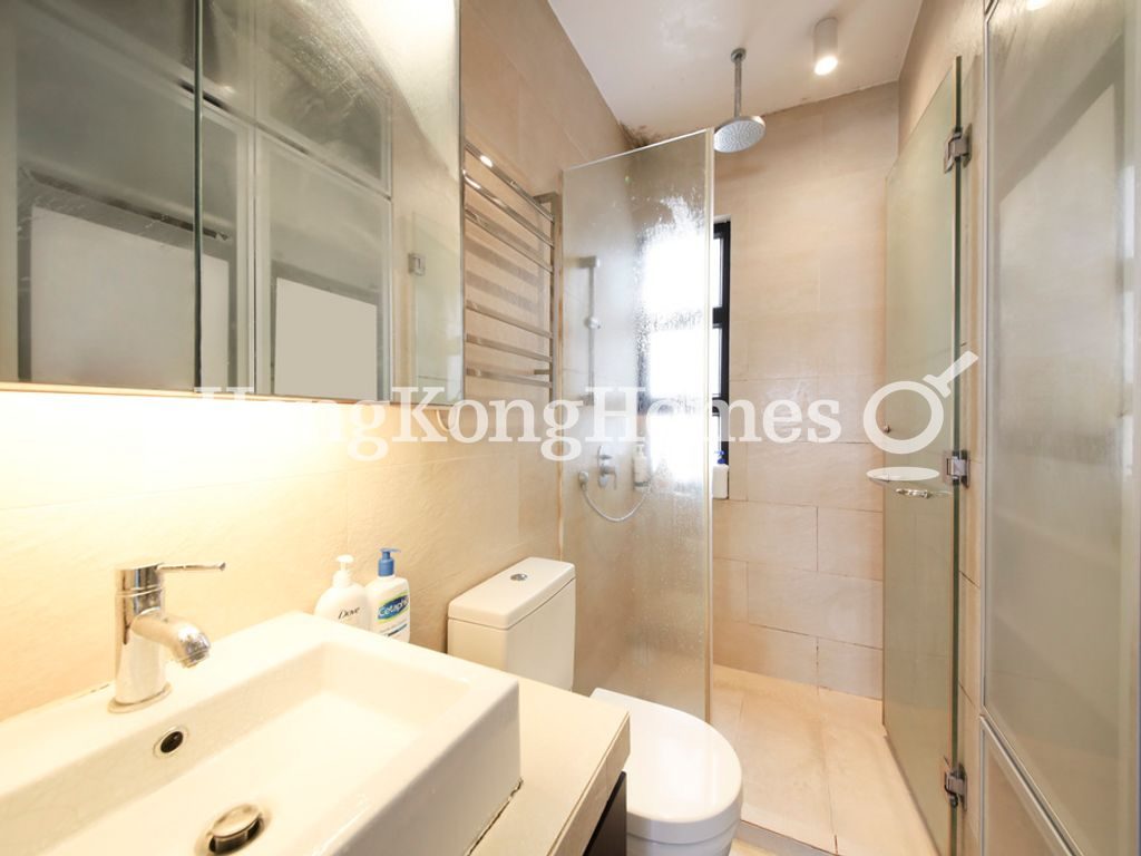 Bathroom — Tung Yuen Building, Central