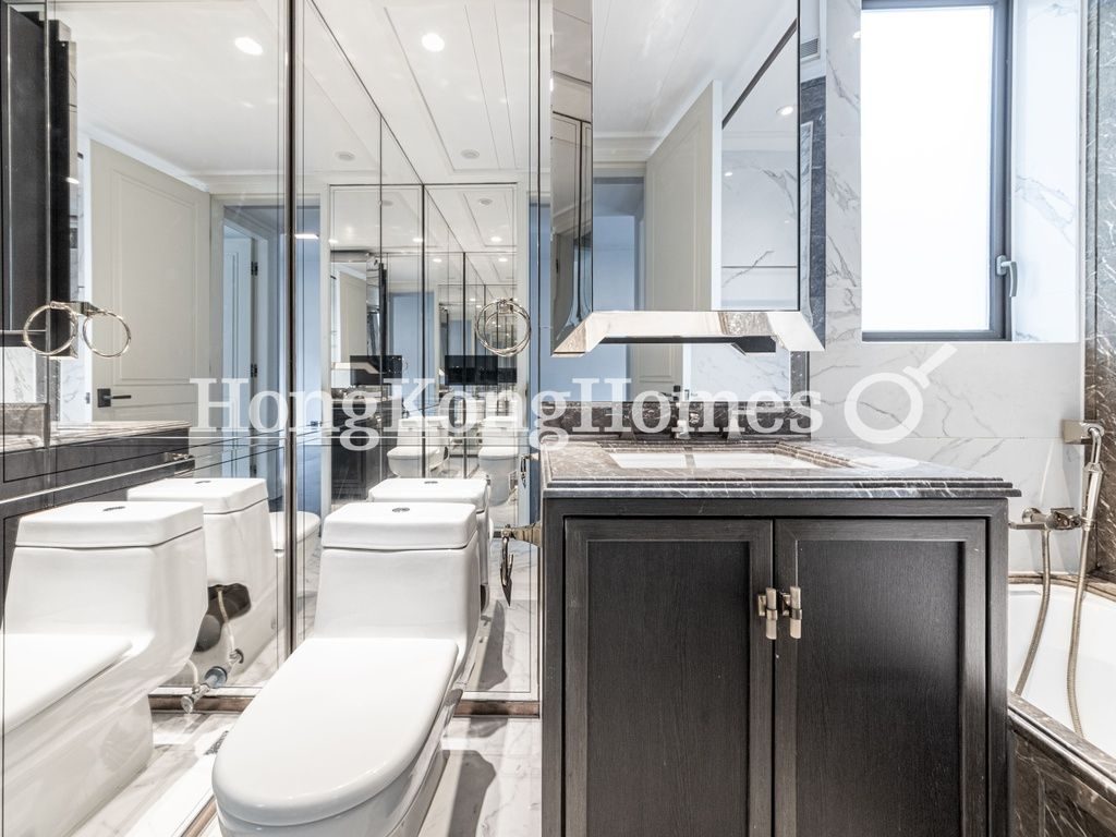 Guest Bathroom — Castle One, Mid-levels West