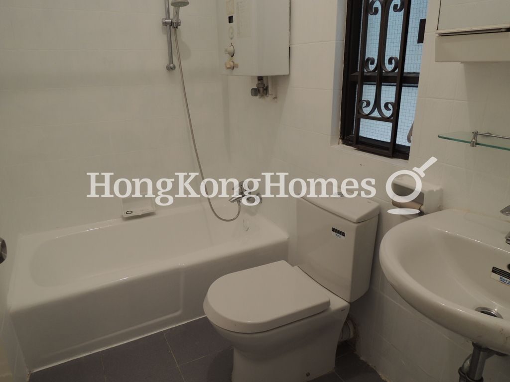 Master Bathroom — Kei Villa, Mid-levels West