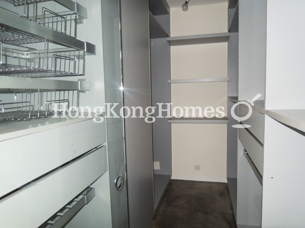 Walk-in Closet in Master Bedroom — Phase13 - Chianti - Block 03 - The Hemex, Discovery Bay