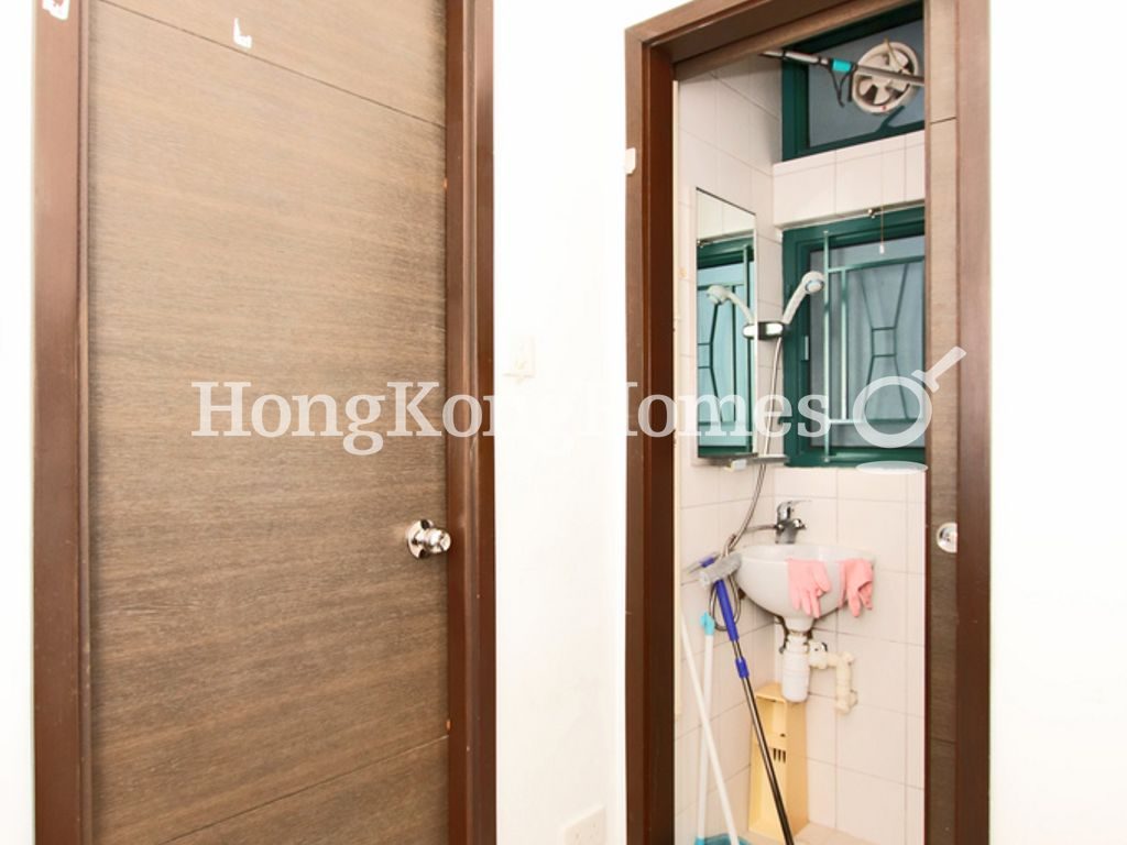 Maid's Room and Washroom — Grand Promenade - Tower 06, Quarry Bay