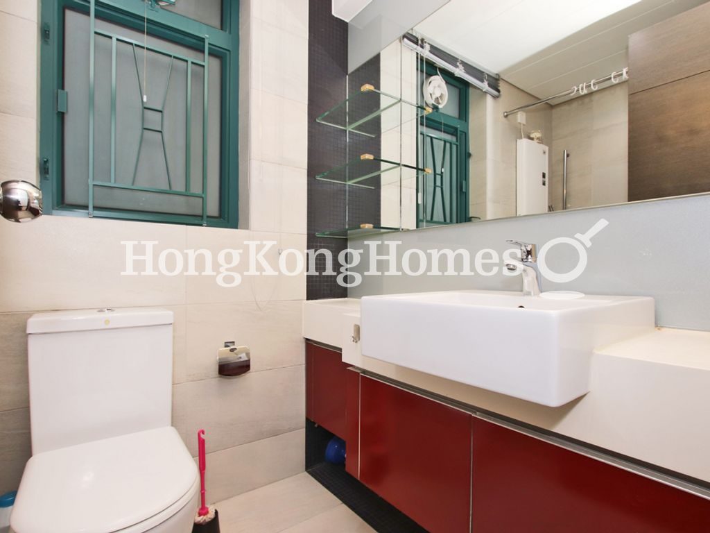 Guest Bathroom — Grand Promenade - Tower 06, Quarry Bay