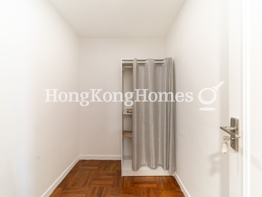 Maid's Room — Hong Kong Parkview - Tower 03, Repulse Bay