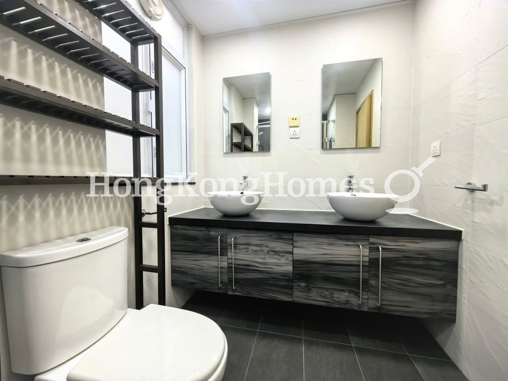 Guest Bathroom — Sunny Building, Central
