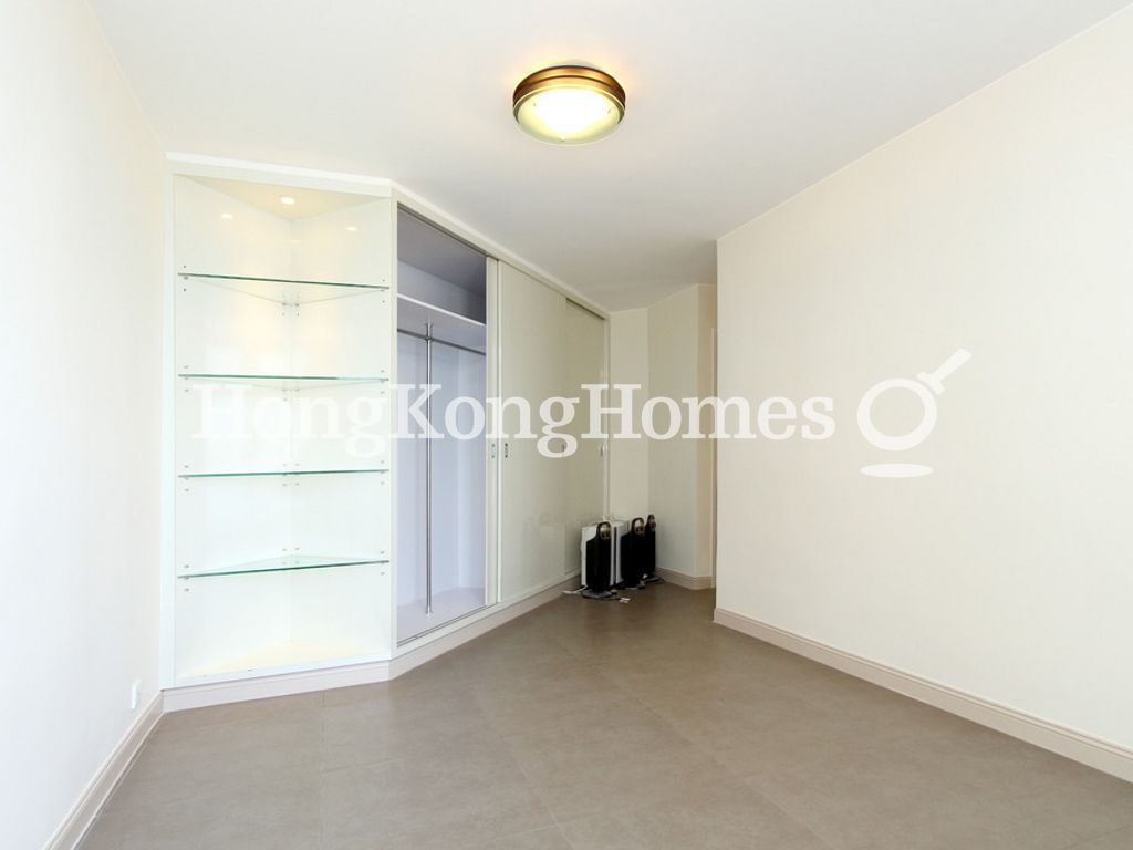 Built-in Wardrobe in Master Bedroom — Taikoo Shing - Lotus Mansion, Taikoo Shing
