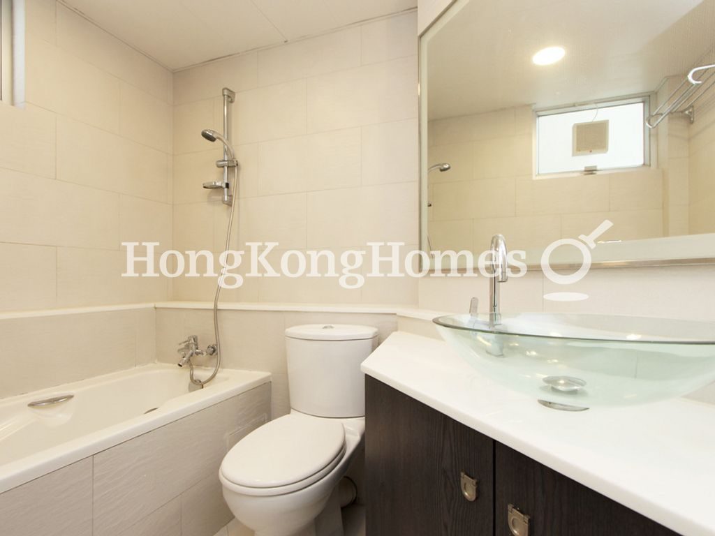 Master Bathroom — Taikoo Shing - Lotus Mansion, Taikoo Shing