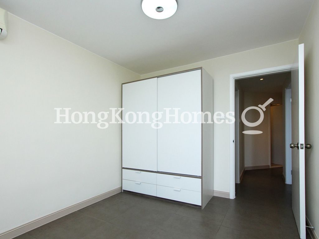 Wardrobe in Second Bedroom — Taikoo Shing - Lotus Mansion, Taikoo Shing
