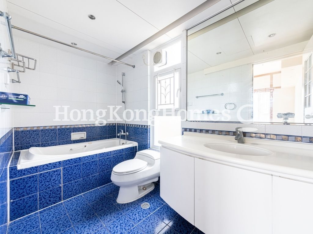 Master Bathroom — The Redhill Peninsula - Block 02, Tai Tam