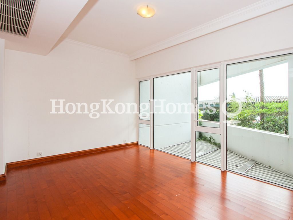 Dining Room — The Repulse Bay - Taggart, Repulse Bay