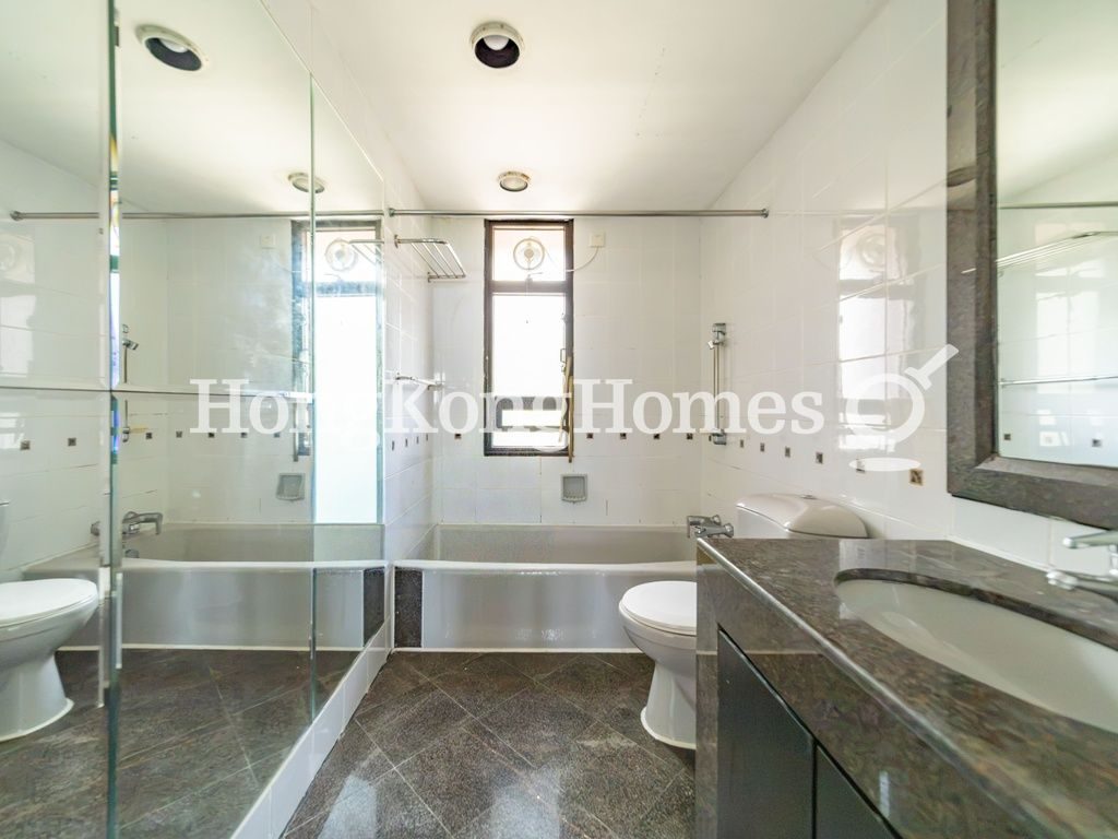 Guest Bathroom — Pacific View - Block 01, Tai Tam