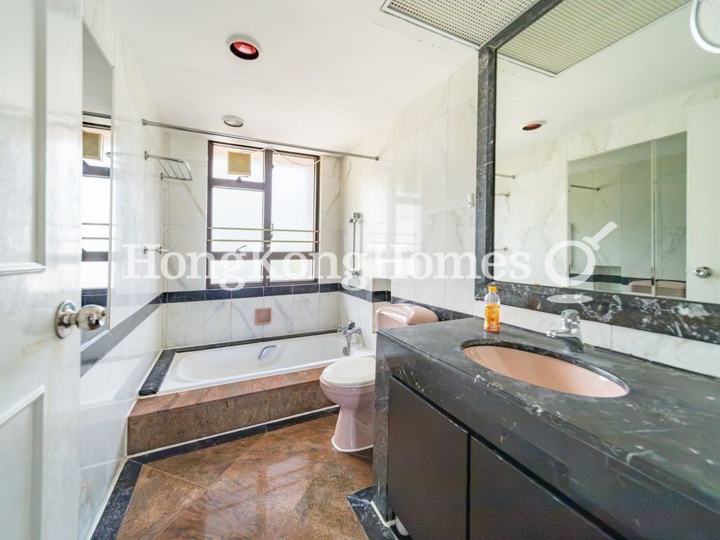 Master Bathroom — Pacific View - Block 01, Tai Tam