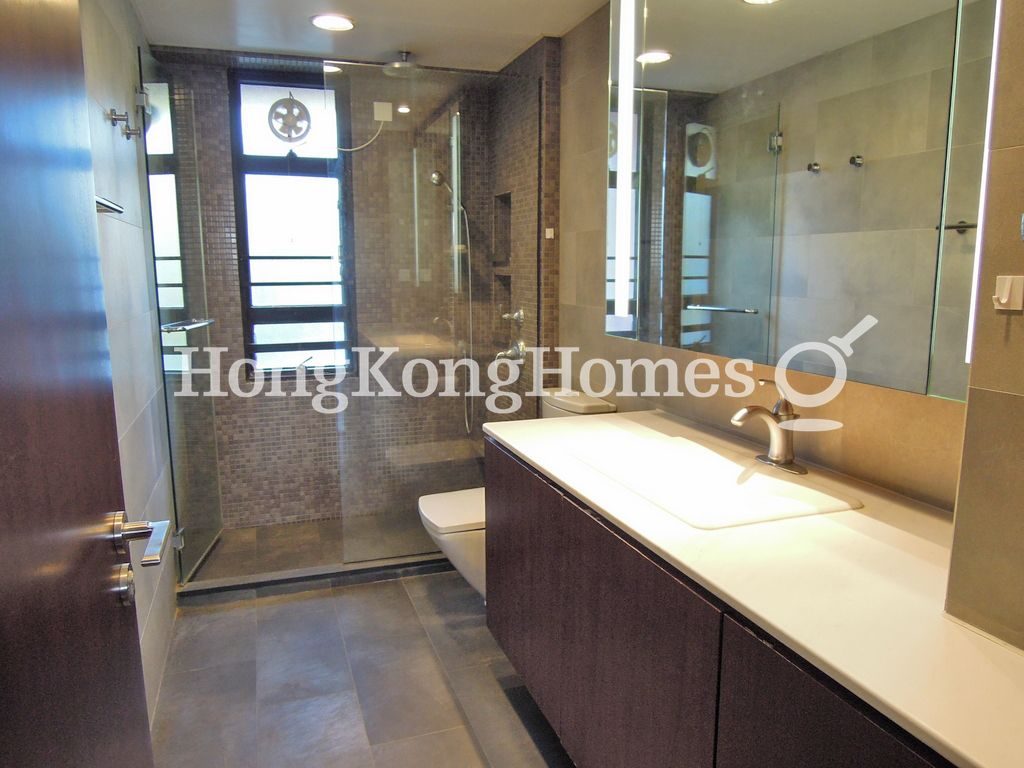 Guest Bathroom — Pacific View - Block 01, Tai Tam