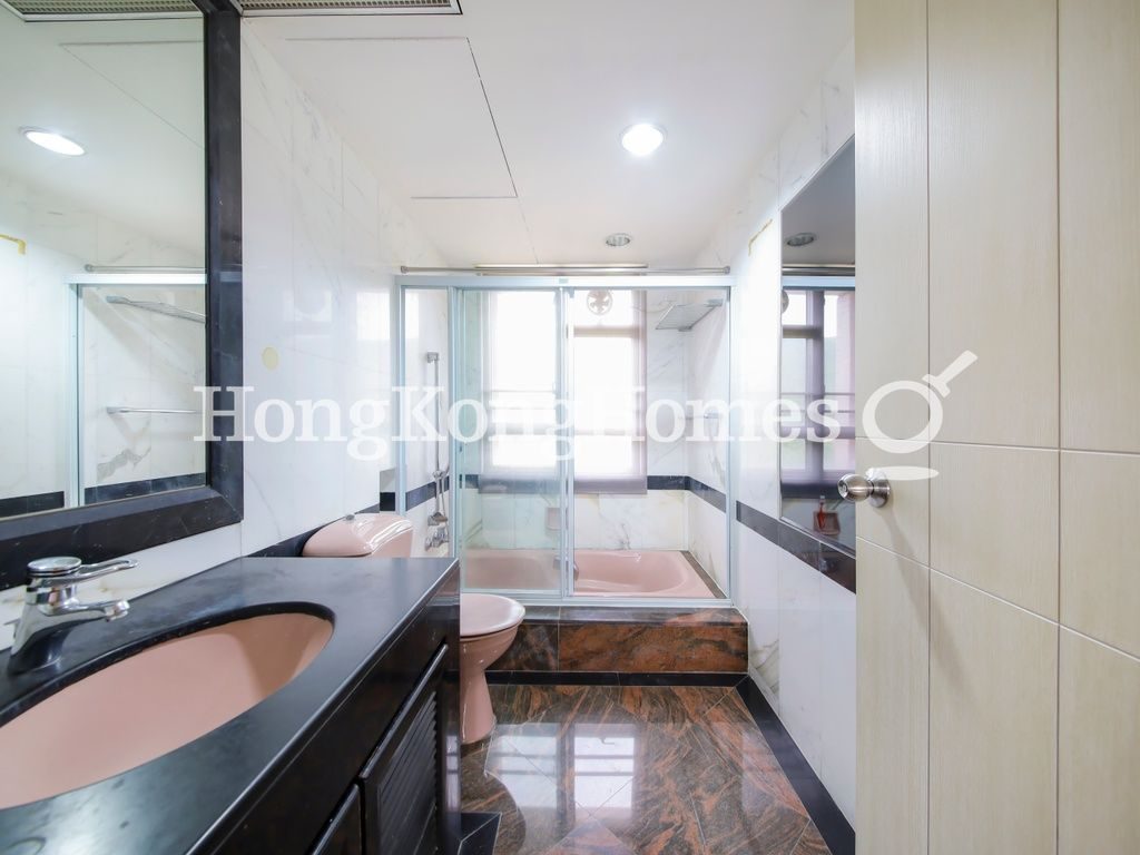 Master Bathroom — Pacific View - Block 05, Tai Tam