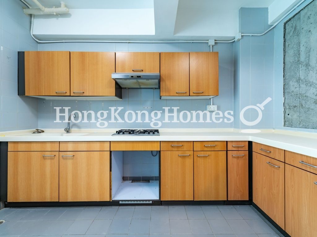 Kitchen — The Regalis, Pokfulam