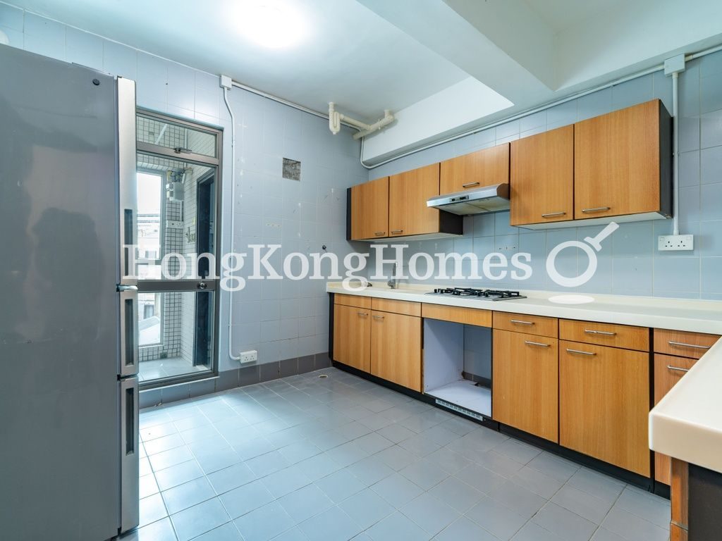 Kitchen — The Regalis, Pokfulam
