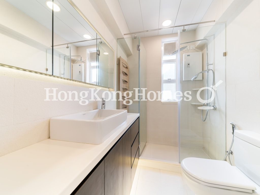 Bathroom — Baguio Villa - Block 25, Pokfulam