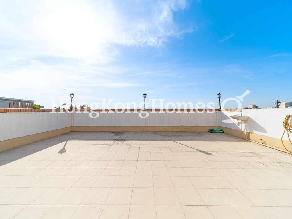 Private Roof Terrace — Baguio Villa - Block 25, Pokfulam