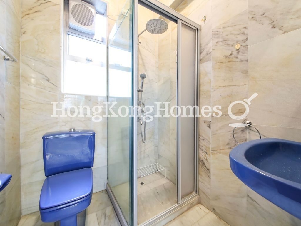 Guest Bathroom — Bayview Mansion, Mid-levels Central