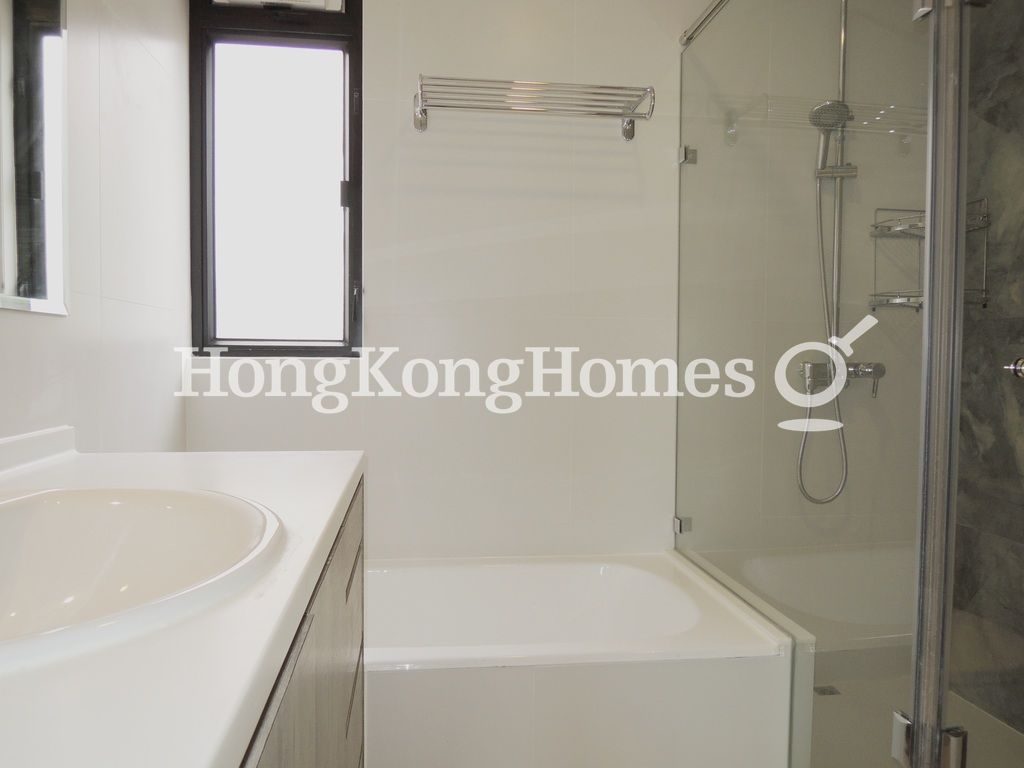Guest Bathroom — Burlingame Garden, Sai Kung