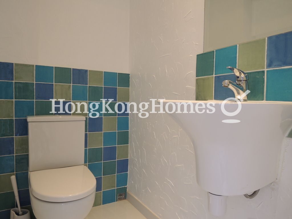 Guest Powder Room — Burlingame Garden, Sai Kung