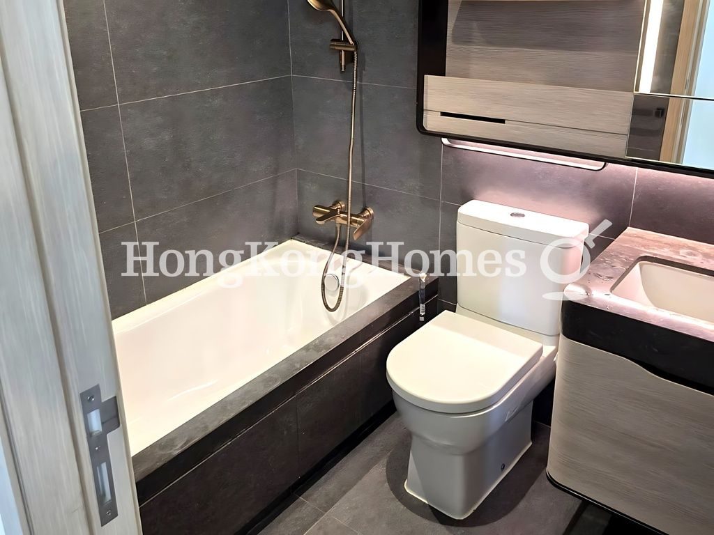 Master Bathroom — Fleur Pavilia - Tower 03, North Point