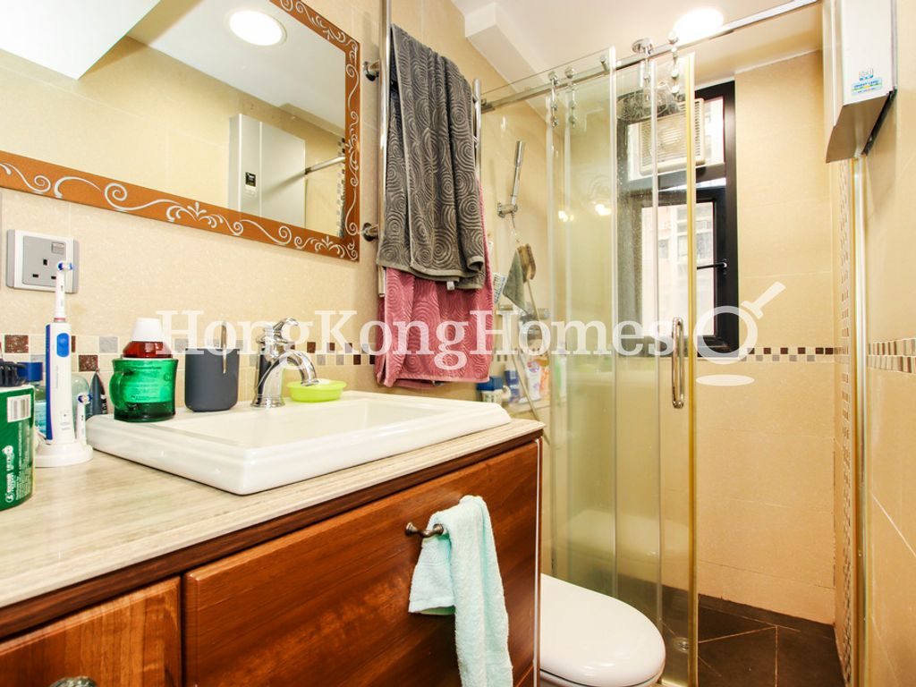 Bathroom — Wai Cheong Building, Wan Chai
