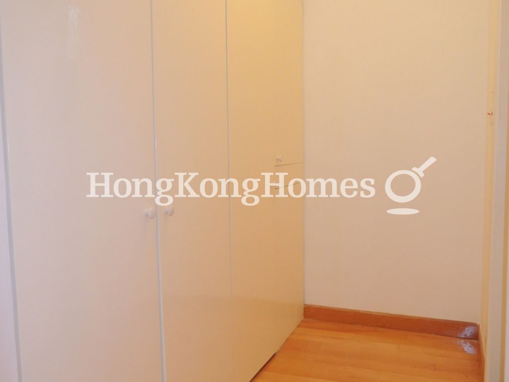 Built-in Storage in Hallway — Phase 1 - Beach Village - Seahorse Lane - Block 08, Discovery Bay